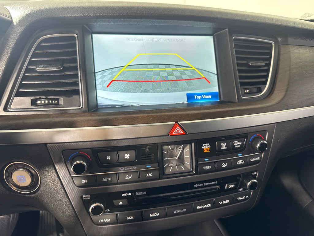 2015 Hyundai Genesis Image 19
