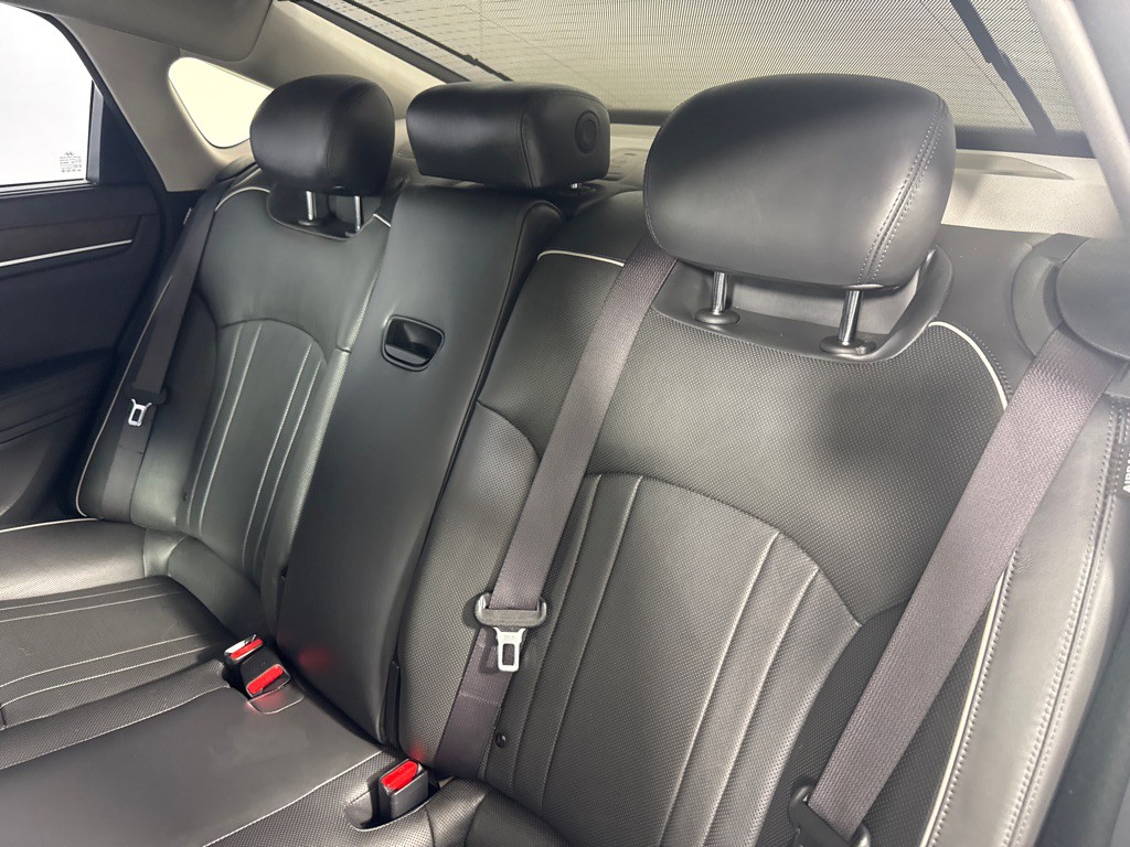 2015 Hyundai Genesis Image 22