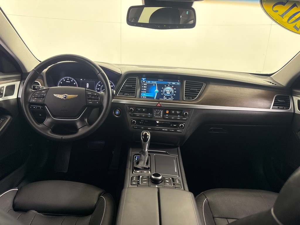 2015 Hyundai Genesis Image 27