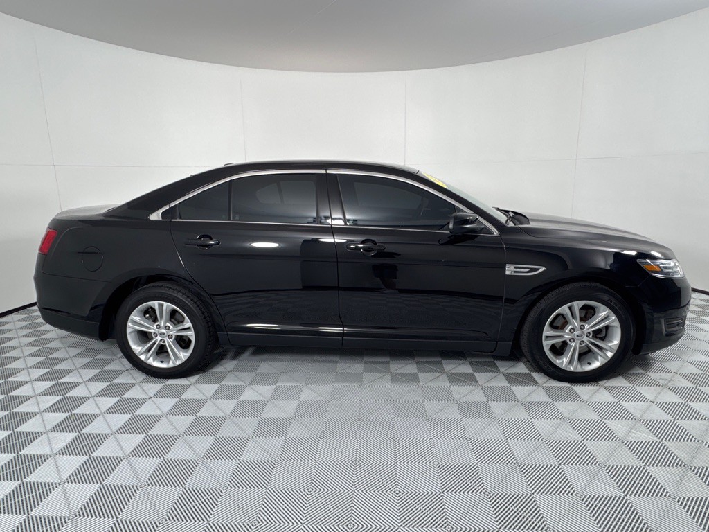 2018 Ford Taurus Image 4