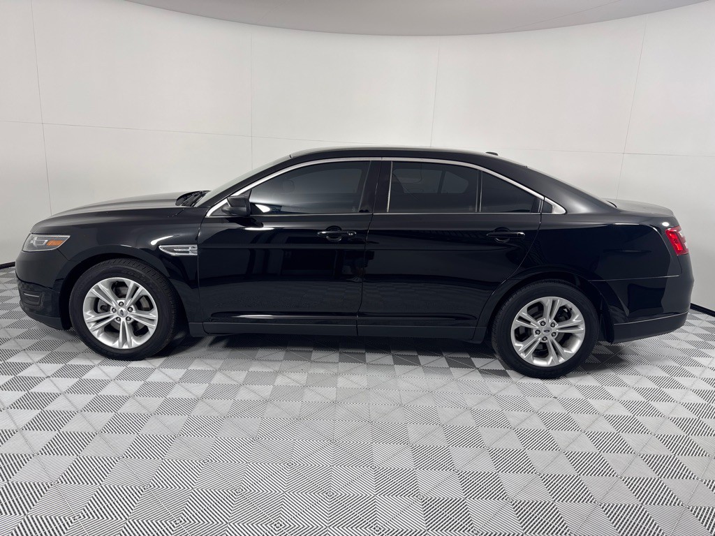 2018 Ford Taurus Image 8