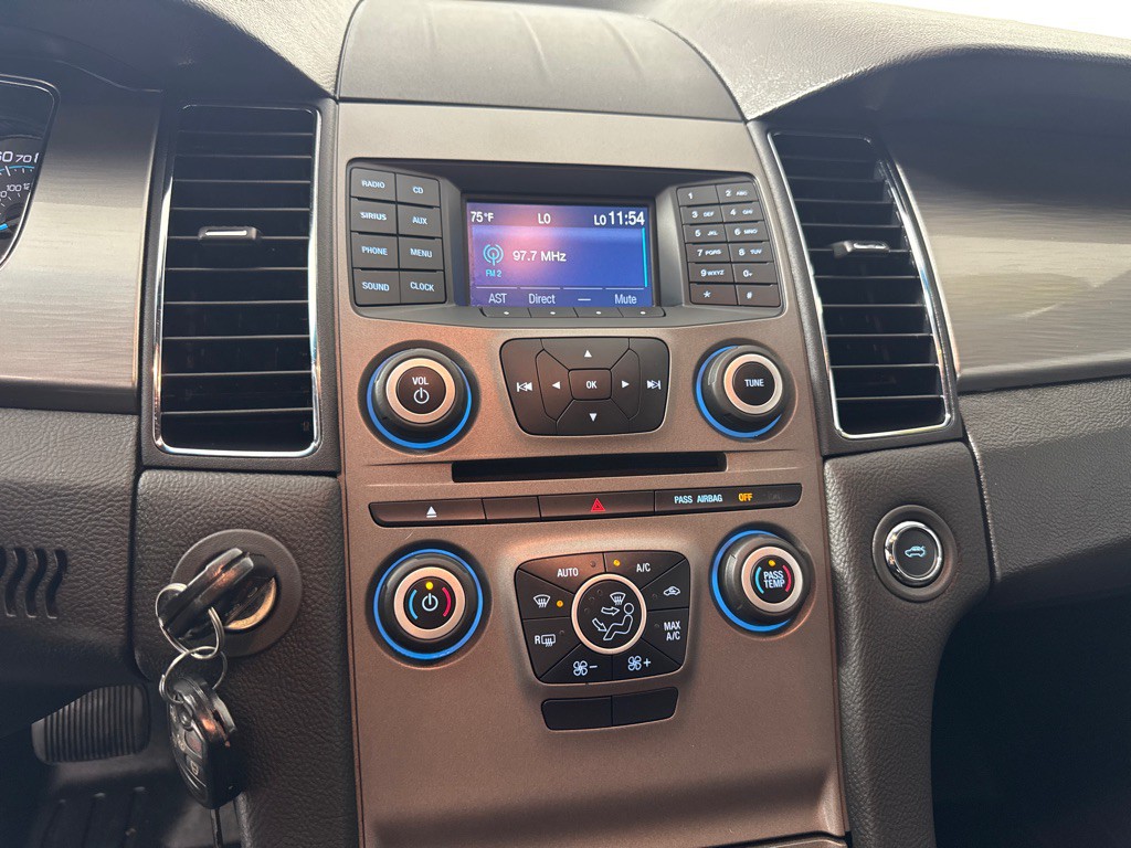 2018 Ford Taurus Image 14