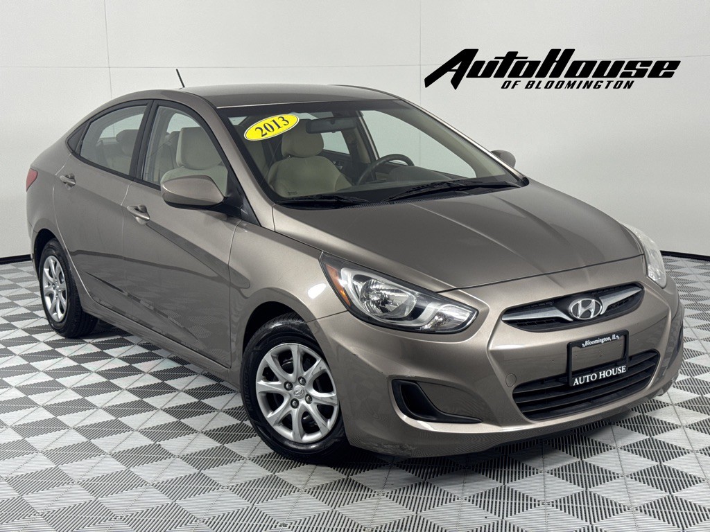 2013 Hyundai Accent Image 1