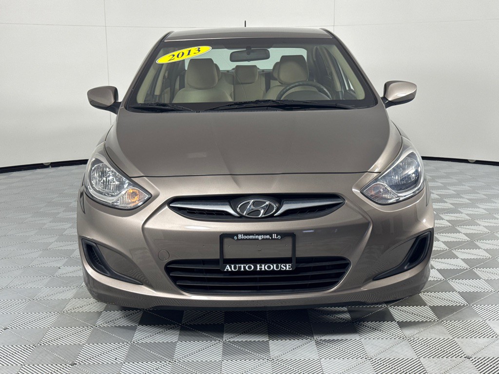 2013 Hyundai Accent Image 7
