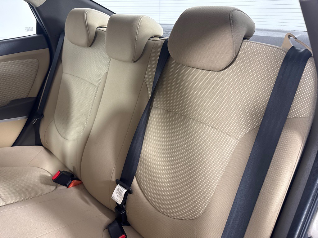 2013 Hyundai Accent Image 16