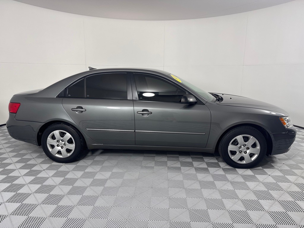 2010 Hyundai Sonata Image 4