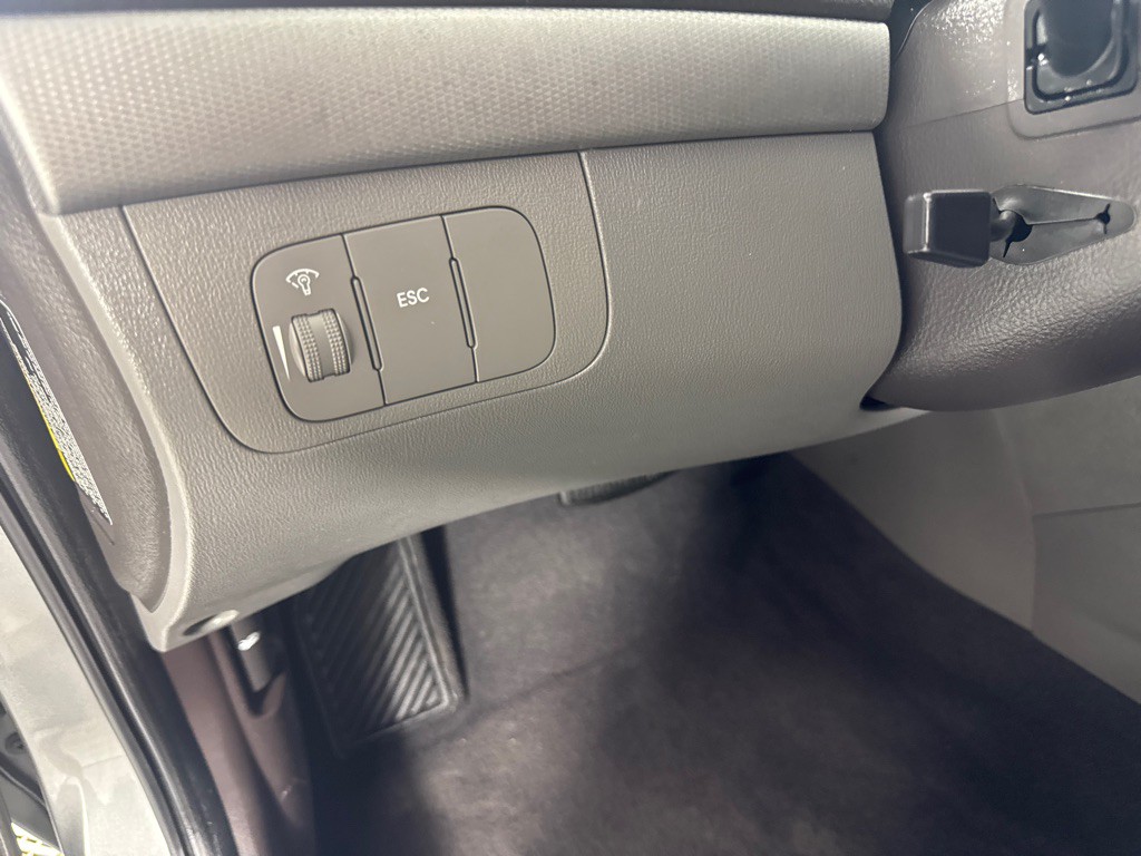 2010 Hyundai Sonata Image 13