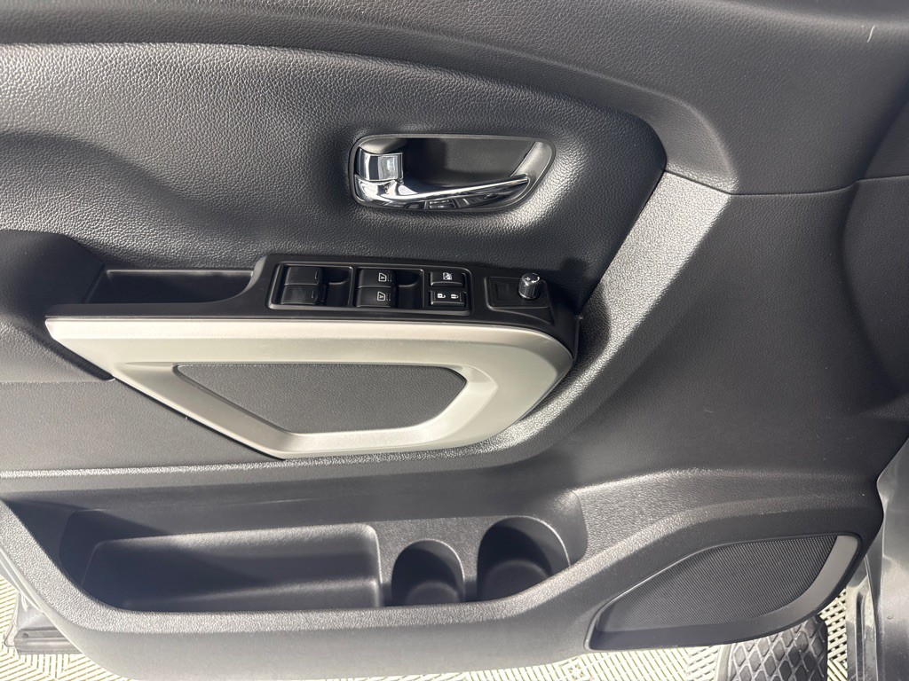 2019 Nissan Titan Image 12