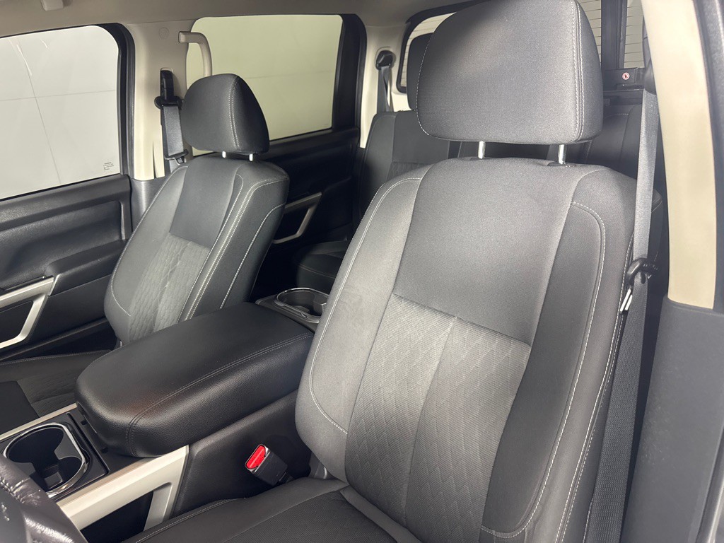 2019 Nissan Titan Image 14