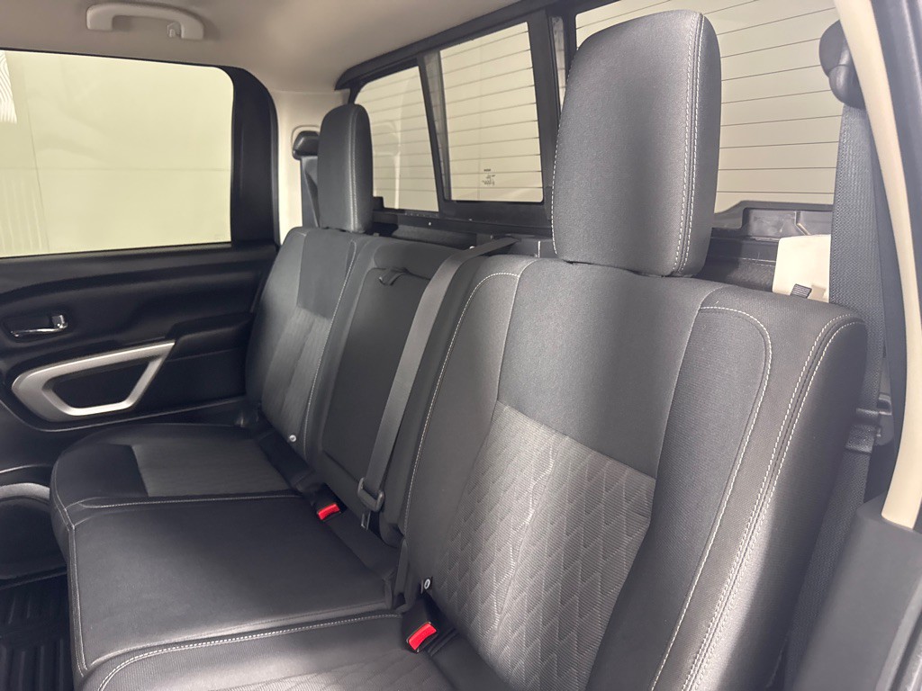 2019 Nissan Titan Image 21