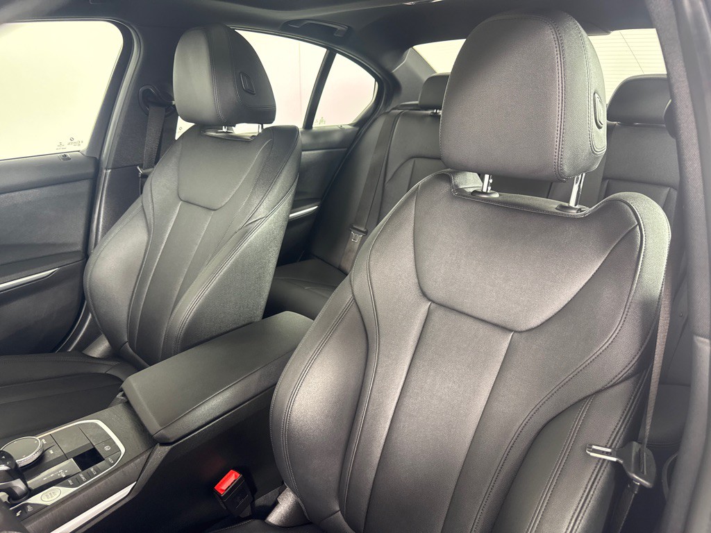 2019 BMW 3 Series Image 12
