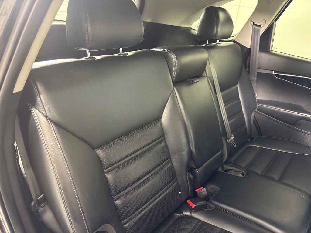 2017 Kia Sorento Image 24