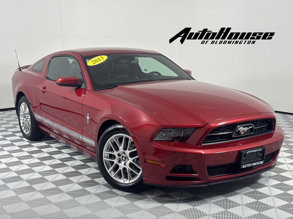 2013 Ford Mustang Image 1