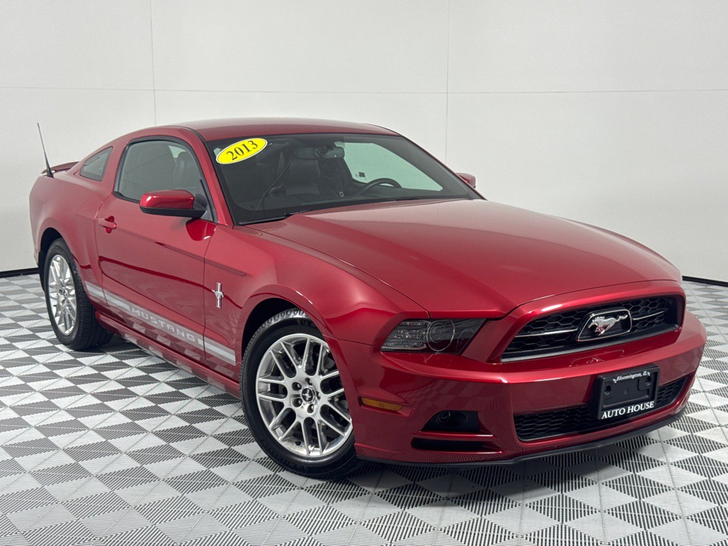 2013 Ford Mustang Image 2
