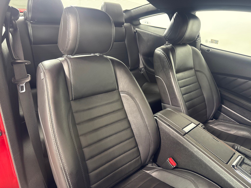 2013 Ford Mustang Image 23