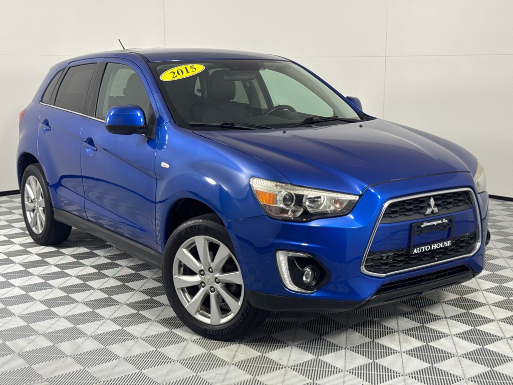 2015 Mitsubishi Outlander Image 2