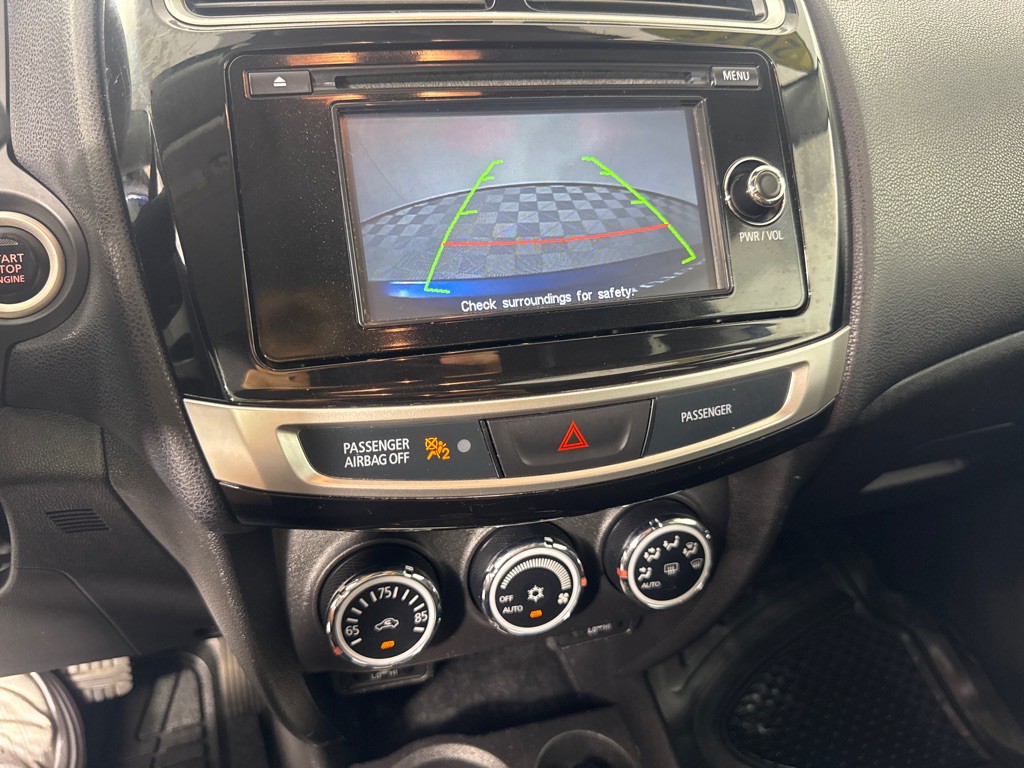 2015 Mitsubishi Outlander Image 17