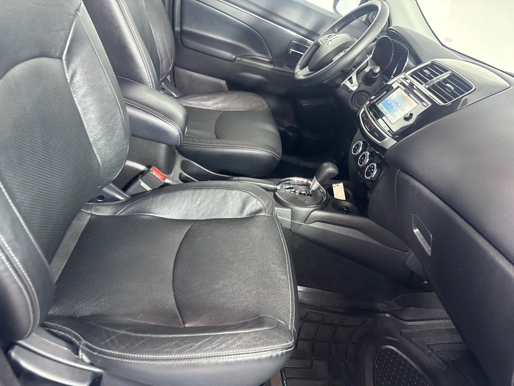 2015 Mitsubishi Outlander Image 25