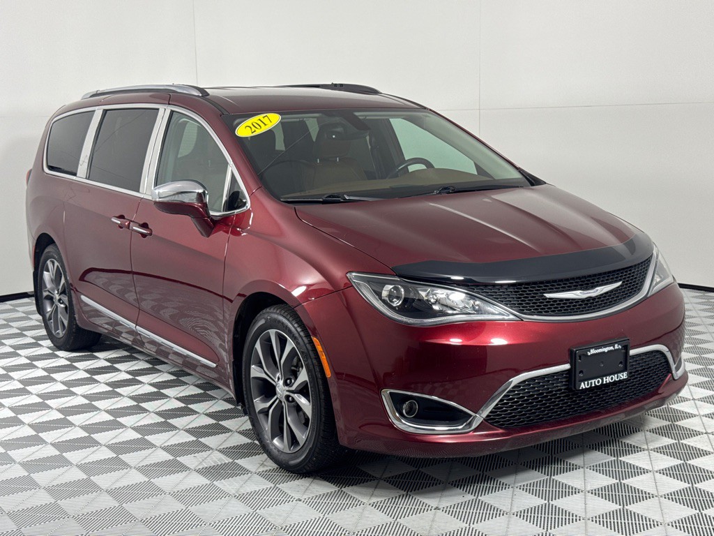 2017 Chrysler Pacifica Image 3