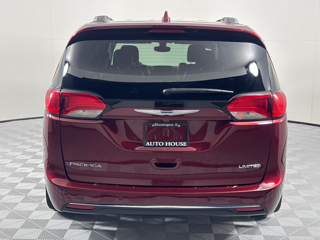 2017 Chrysler Pacifica Image 6