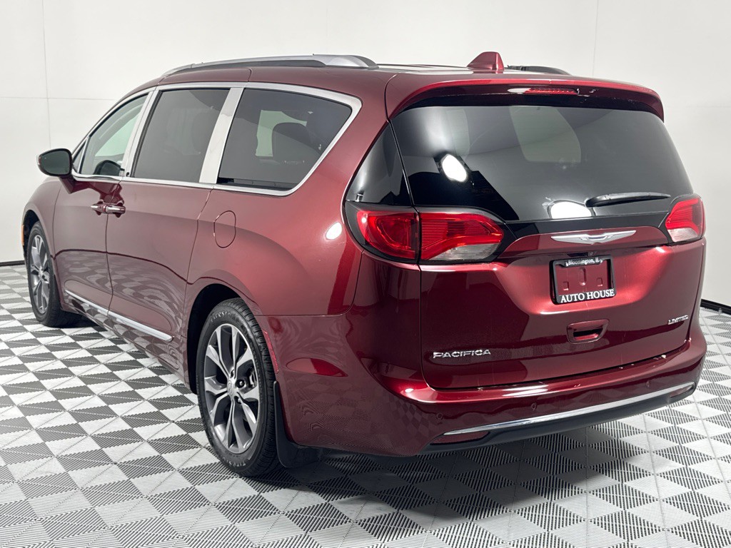 2017 Chrysler Pacifica Image 7