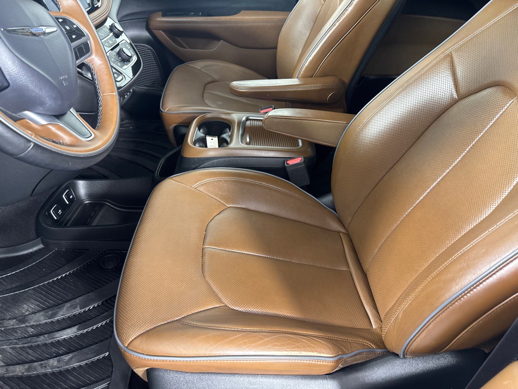 2017 Chrysler Pacifica Image 13