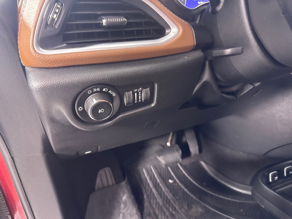 2017 Chrysler Pacifica Image 15