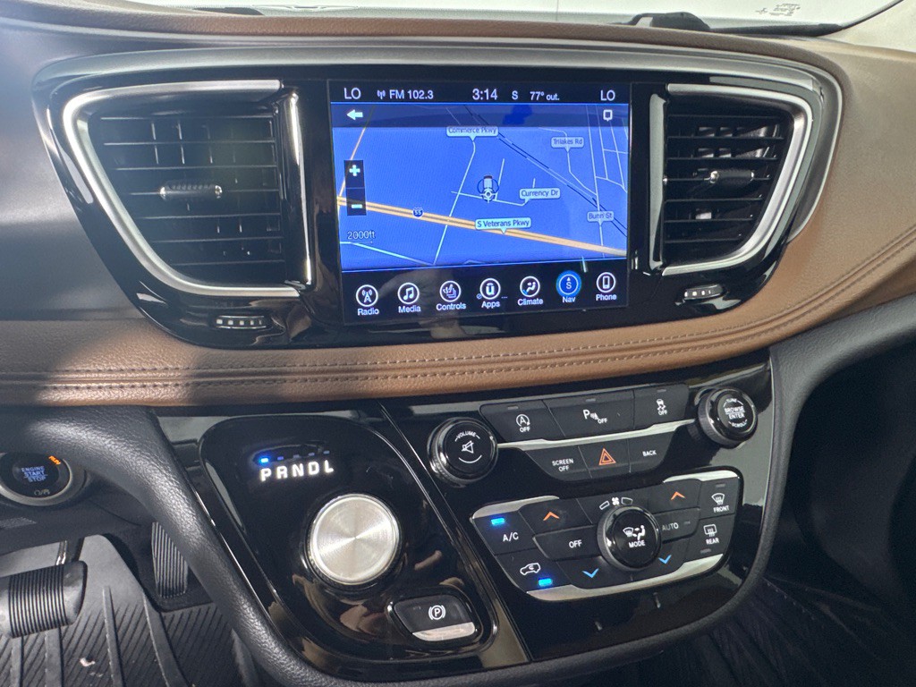 2017 Chrysler Pacifica Image 19