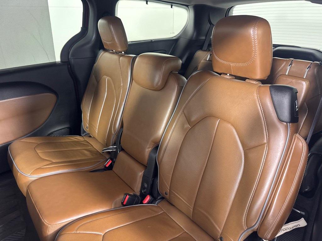 2017 Chrysler Pacifica Image 21