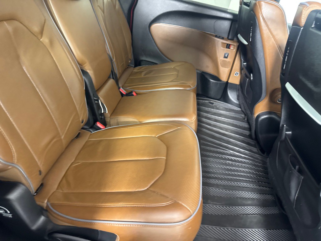 2017 Chrysler Pacifica Image 24