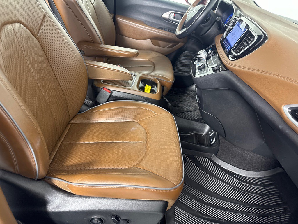 2017 Chrysler Pacifica Image 26