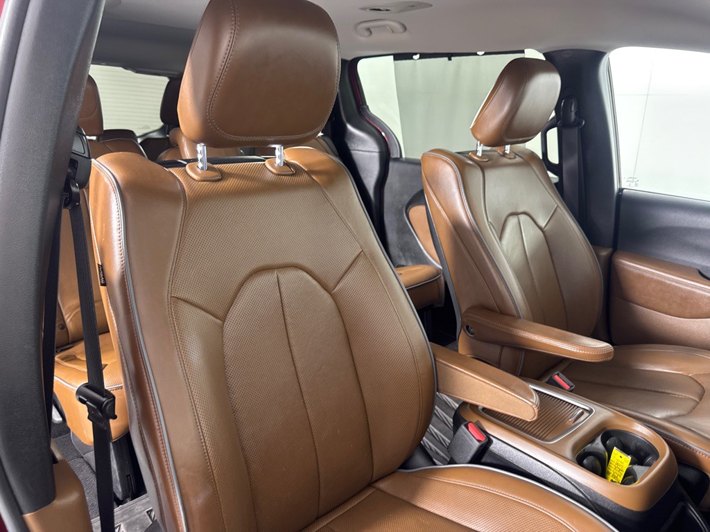 2017 Chrysler Pacifica Image 27