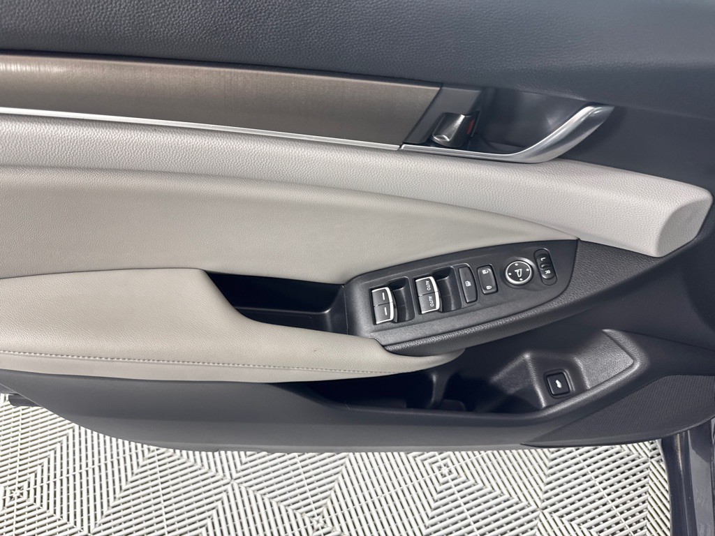 2019 Honda Accord Image 10
