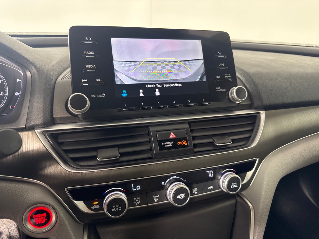 2019 Honda Accord Image 16