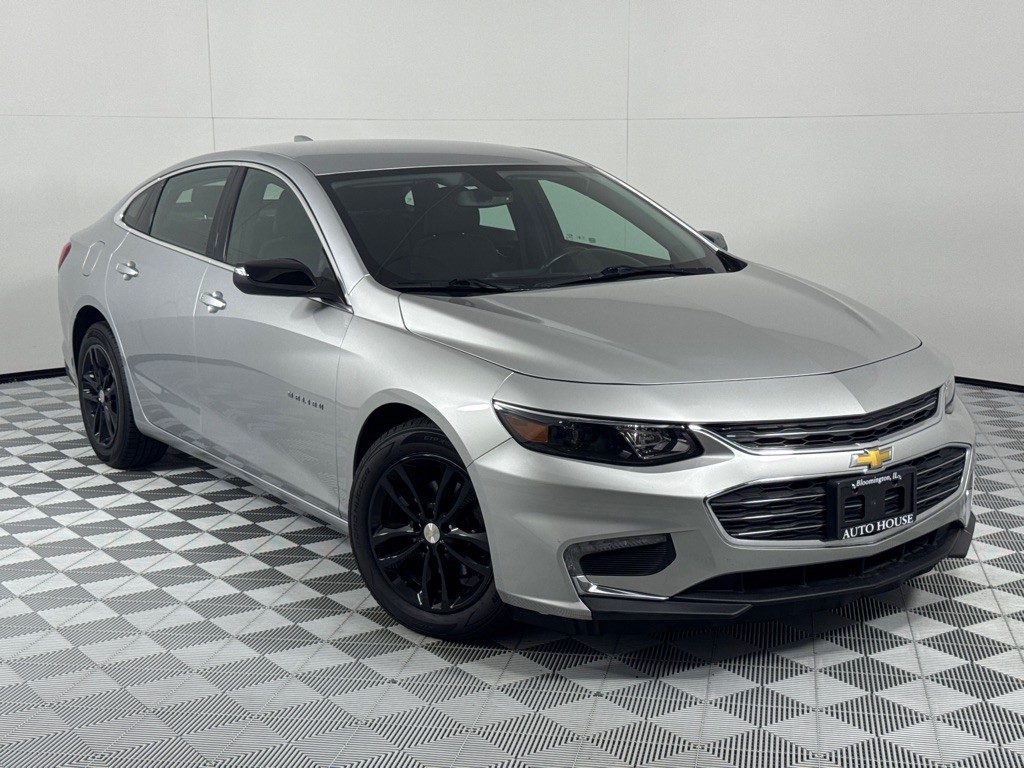 2017 Chevrolet Malibu Image 2