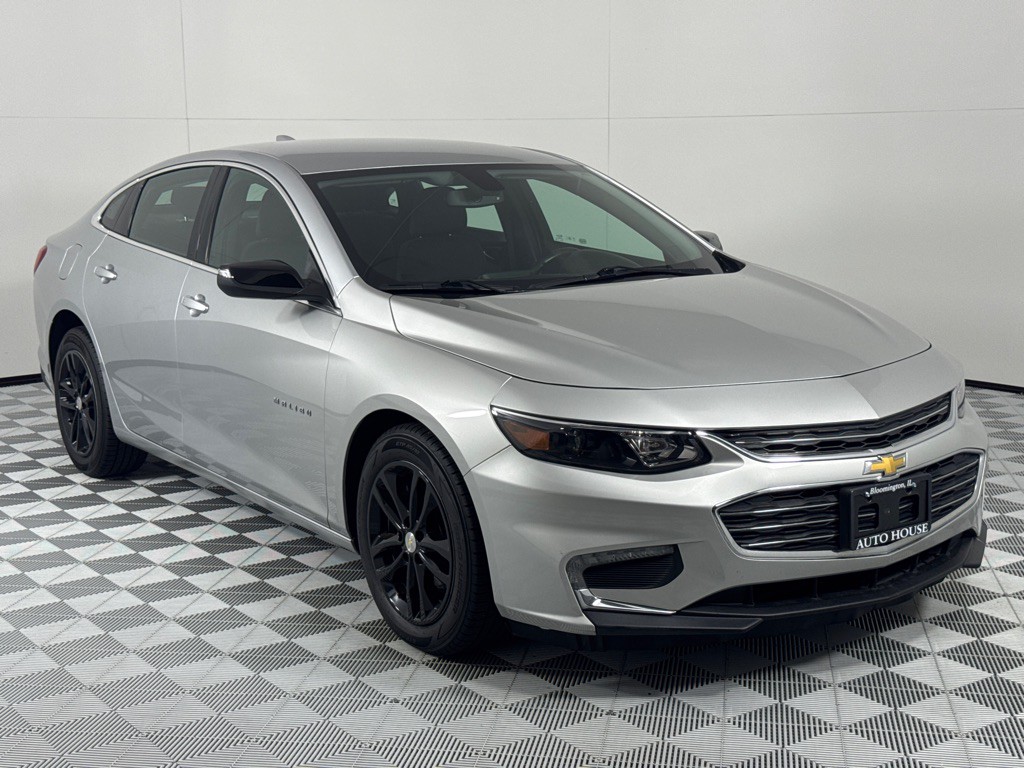 2017 Chevrolet Malibu Image 3