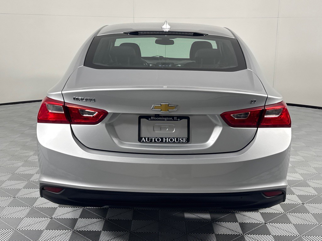 2017 Chevrolet Malibu Image 5