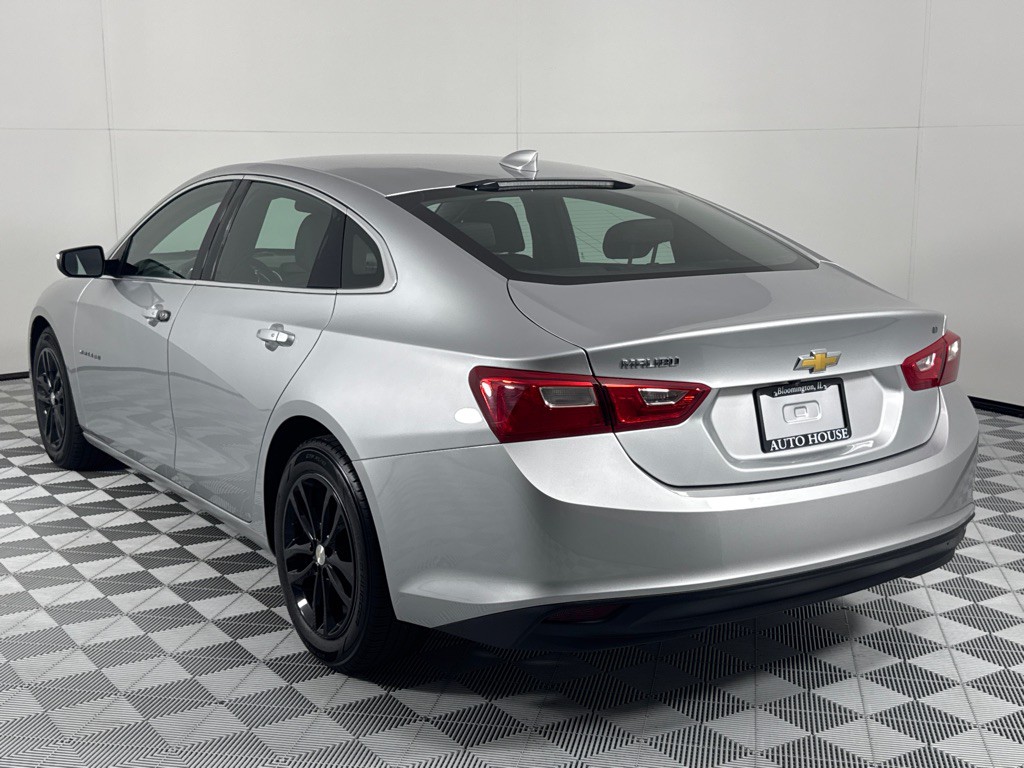 2017 Chevrolet Malibu Image 6