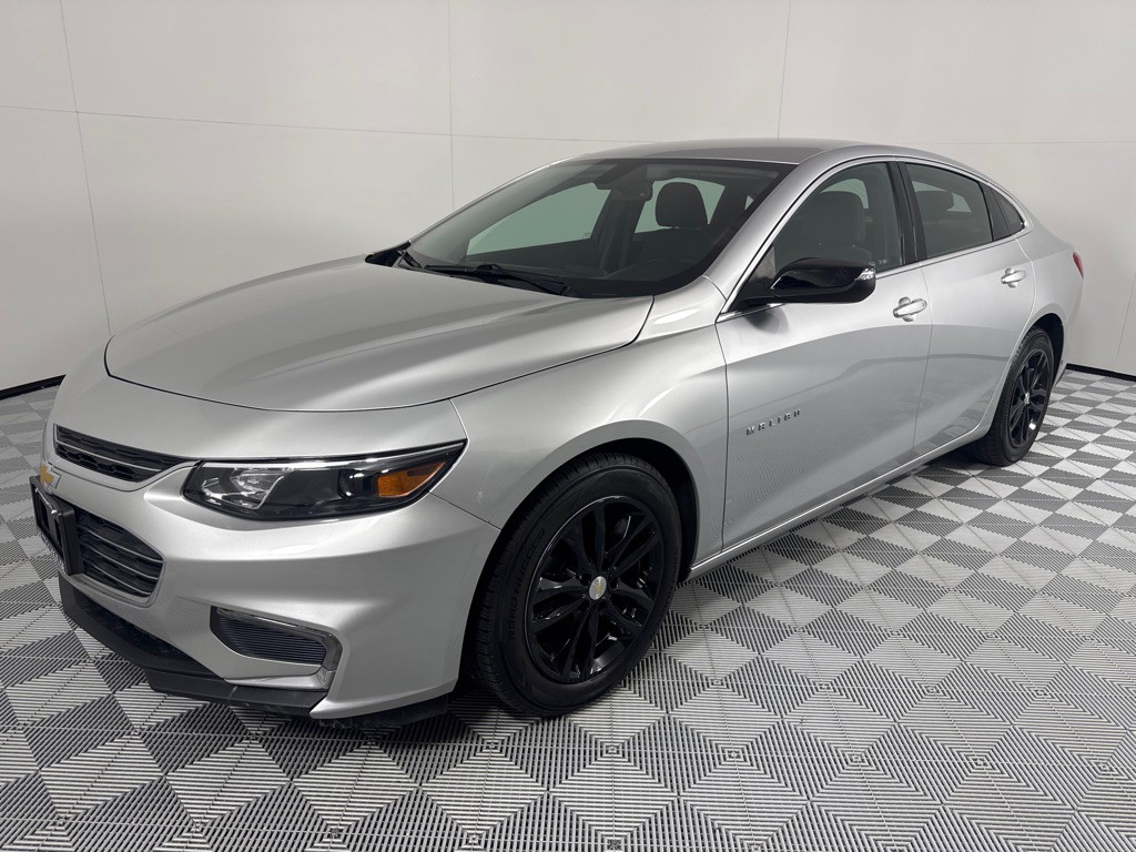 2017 Chevrolet Malibu Image 8