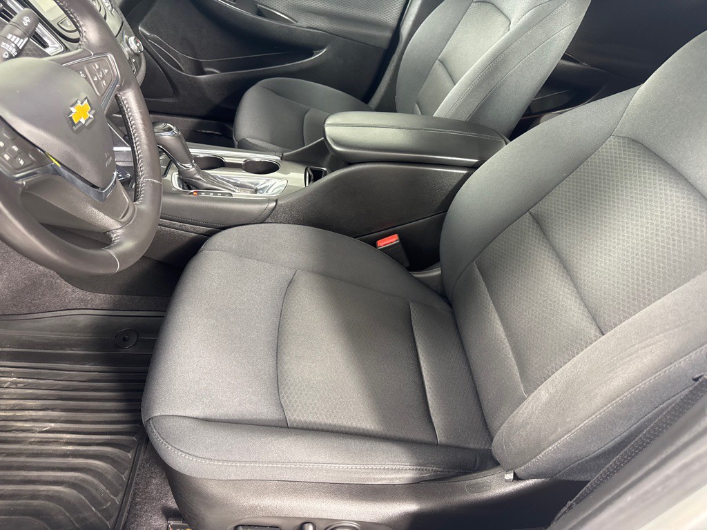 2017 Chevrolet Malibu Image 12