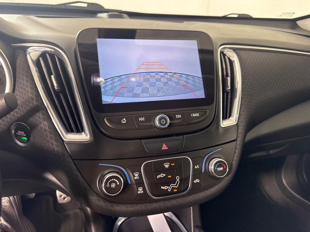 2017 Chevrolet Malibu Image 16