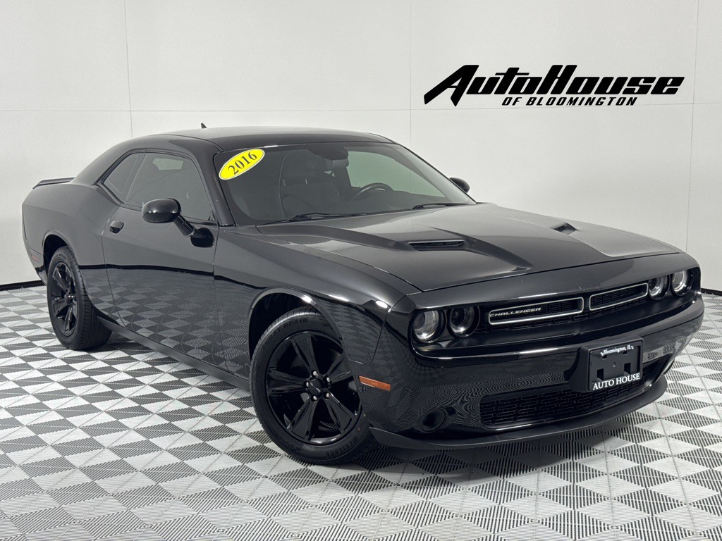 2016 Dodge Challenger Image 1