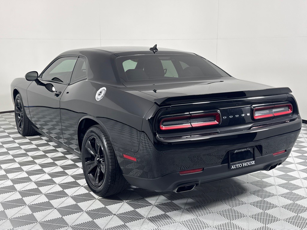 2016 Dodge Challenger Image 7