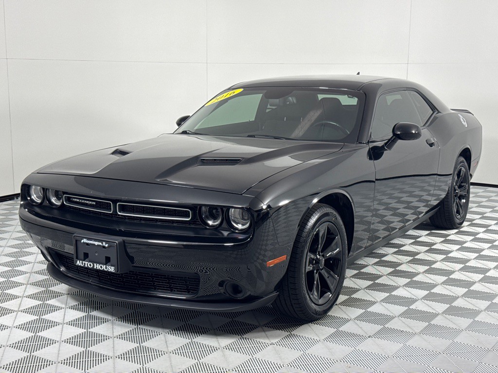 2016 Dodge Challenger Image 10