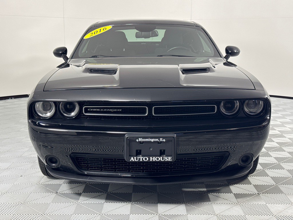 2016 Dodge Challenger Image 11