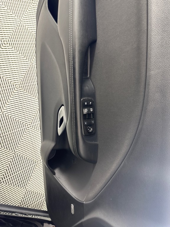 2016 Dodge Challenger Image 12