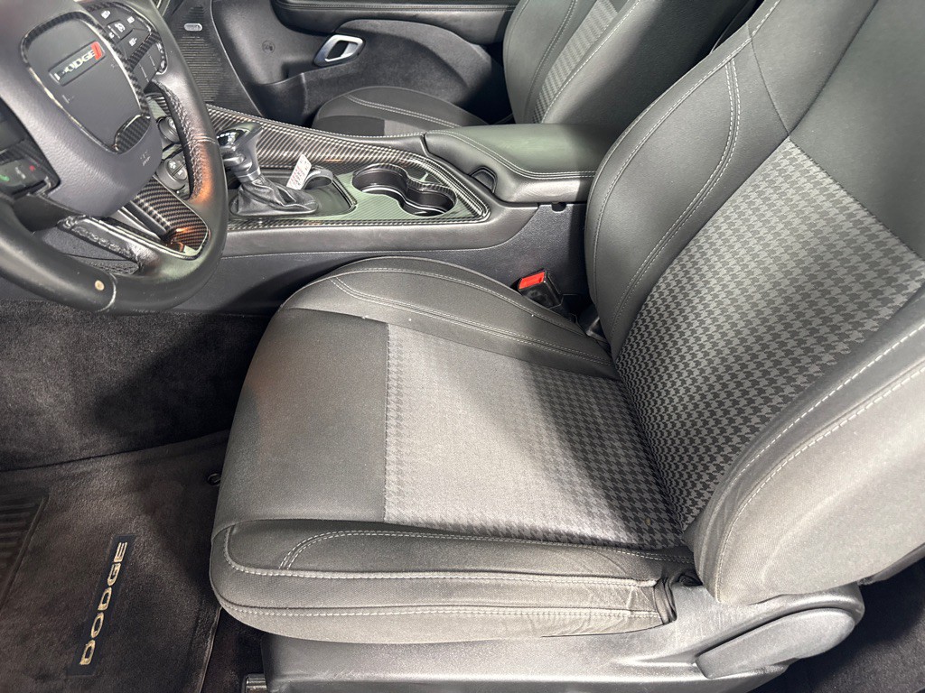 2016 Dodge Challenger Image 13