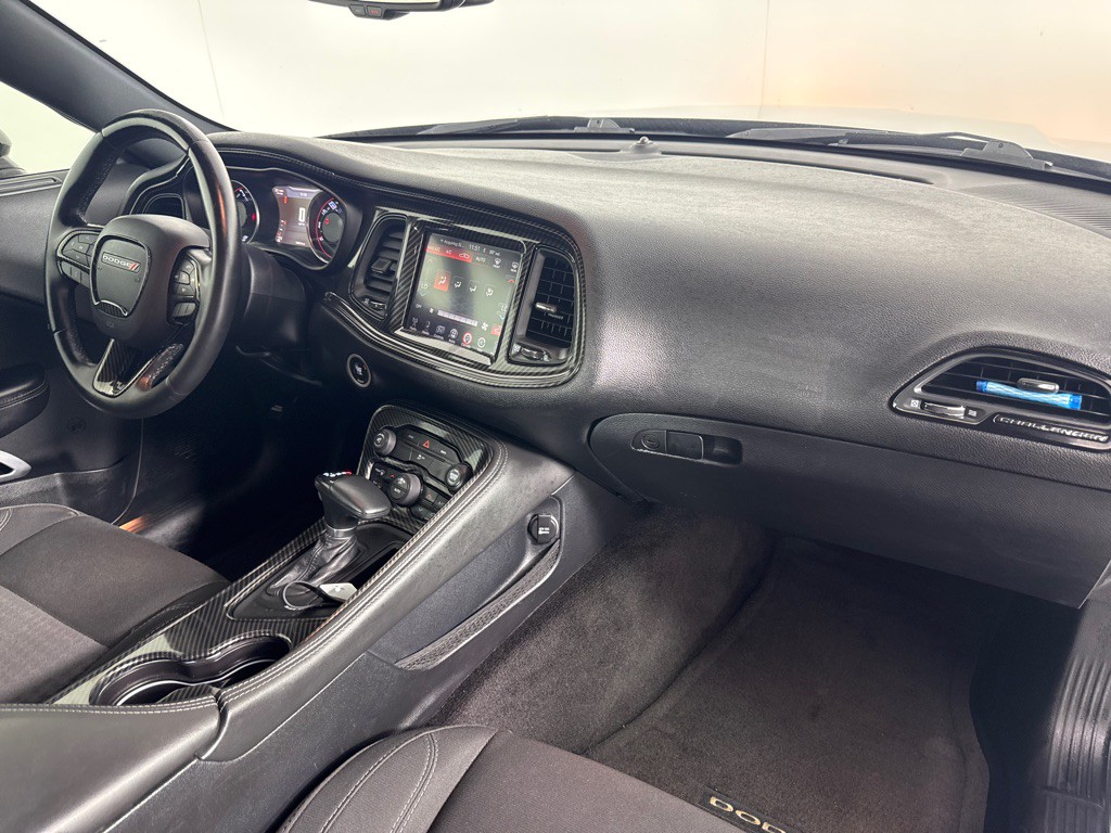 2016 Dodge Challenger Image 24