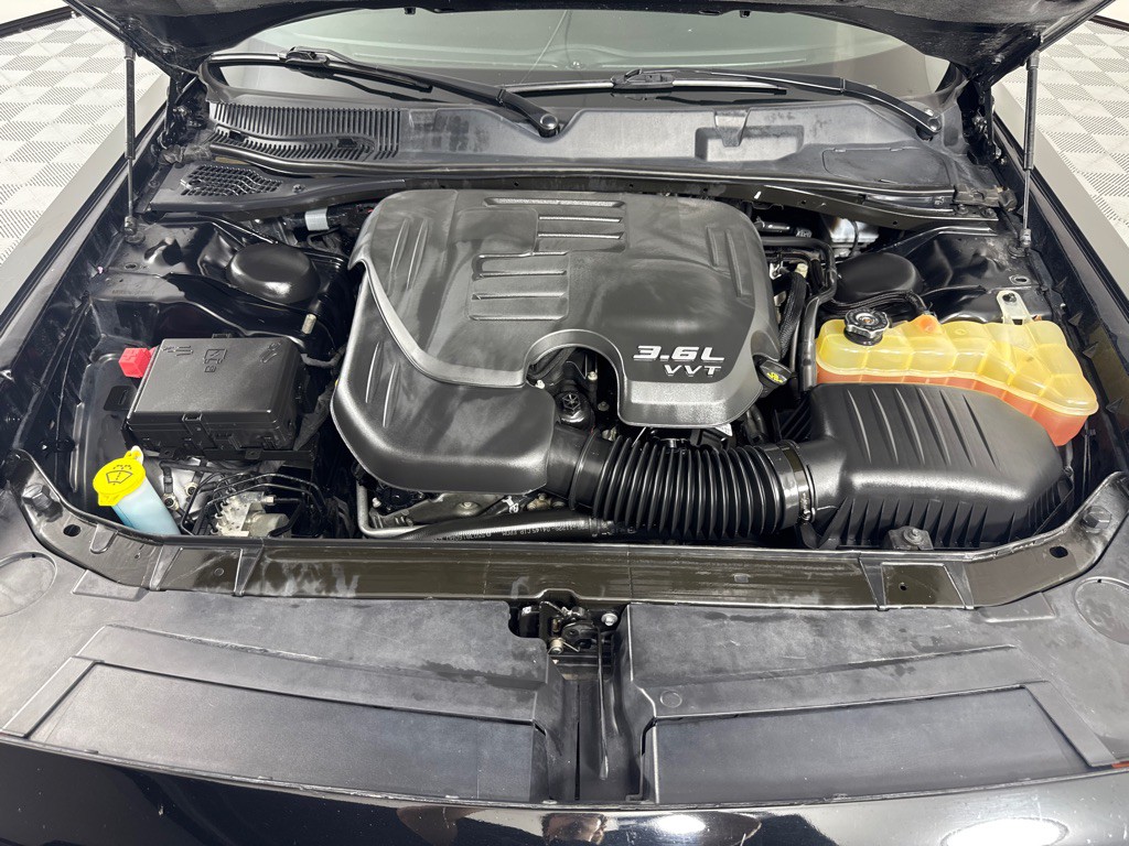 2016 Dodge Challenger Image 25