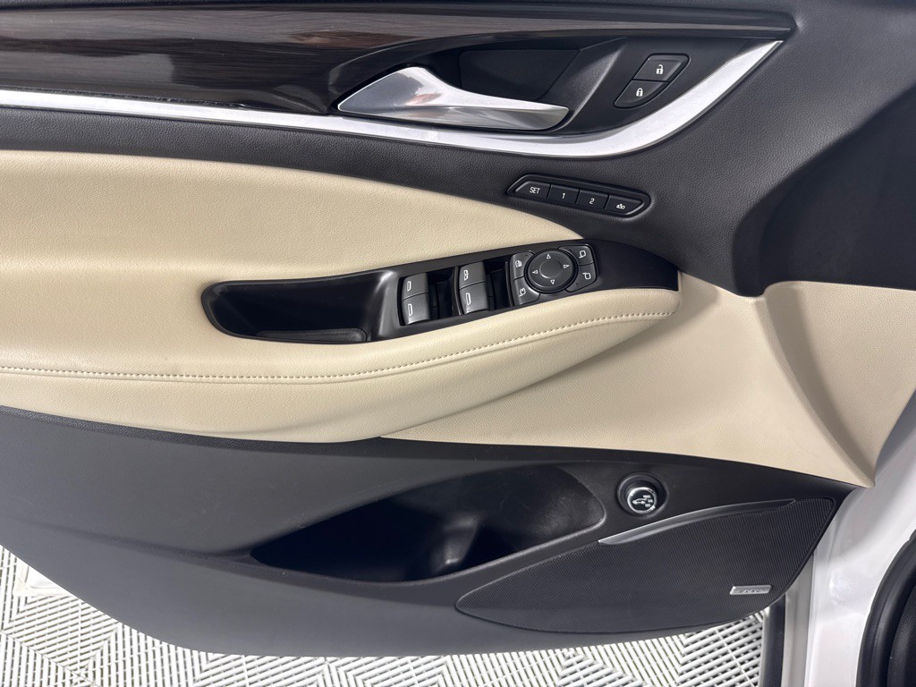 2018 Buick Enclave Image 12